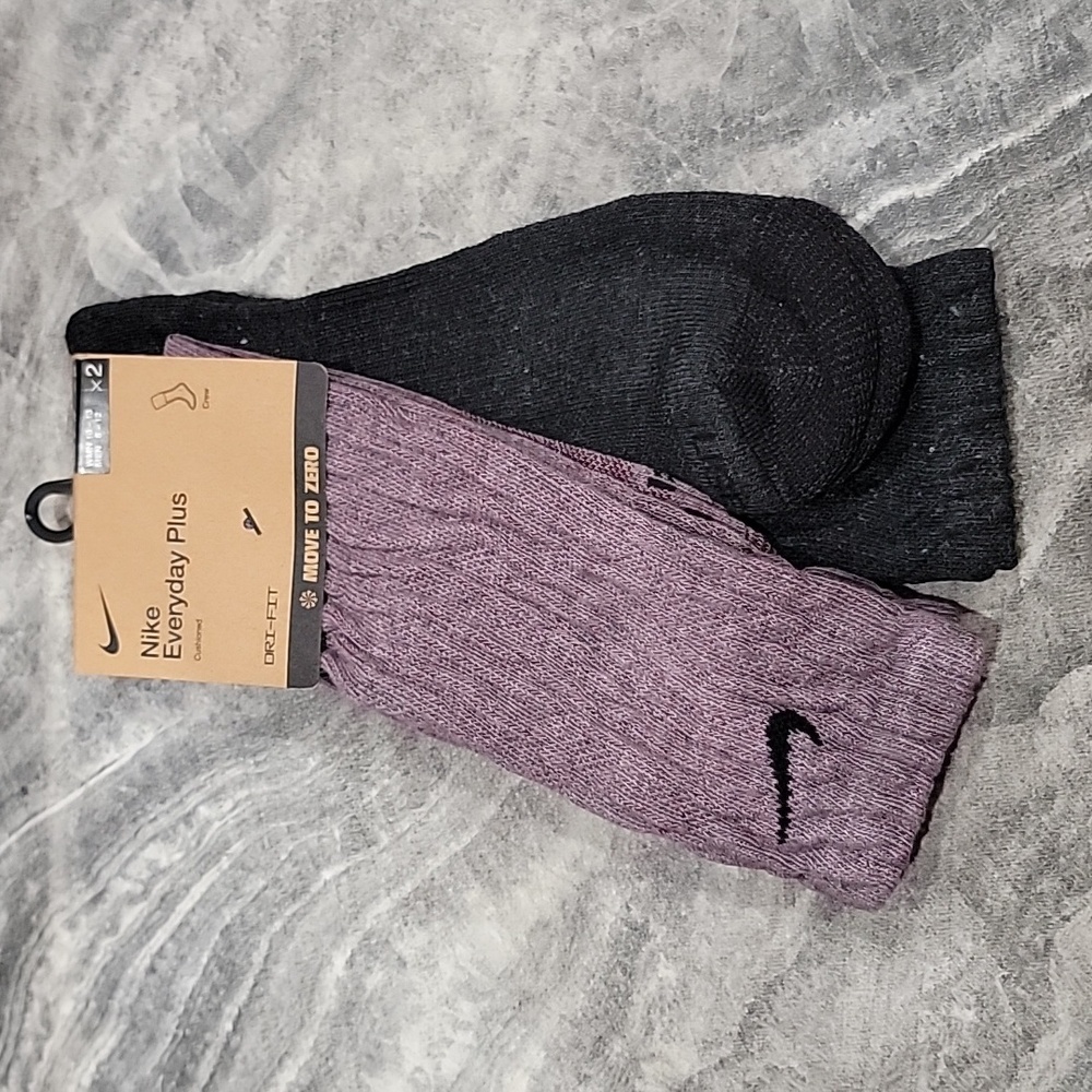 NWT UNISEX NIKE dri-fit 2pk Crew Socks